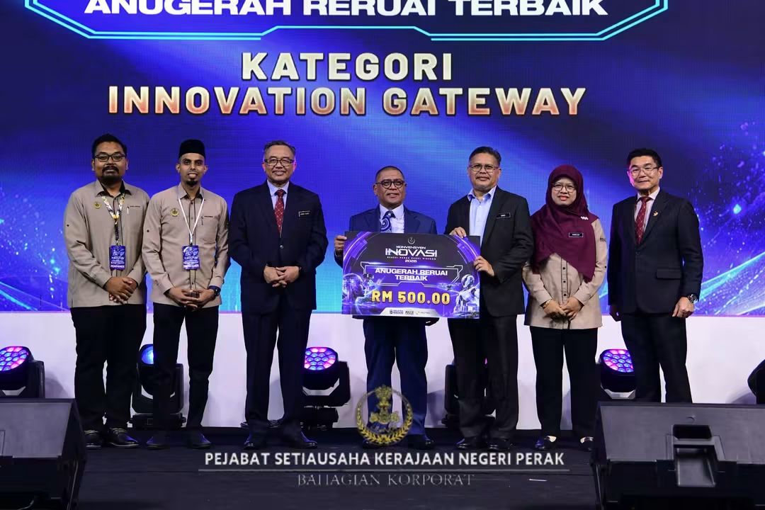 PEJABAT DAERAH DAN TANAH KERIAN PEMENANG INNOVATION GATEWAY DI KONVENSYEN INOVASI PERAK 2026 